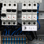 Shelly SH-3EM-63T-GEN3 Shelly 3EM-63T Gen3 - Medición trifásica con terminales planos (Flat) - Incluye 3 pinzas